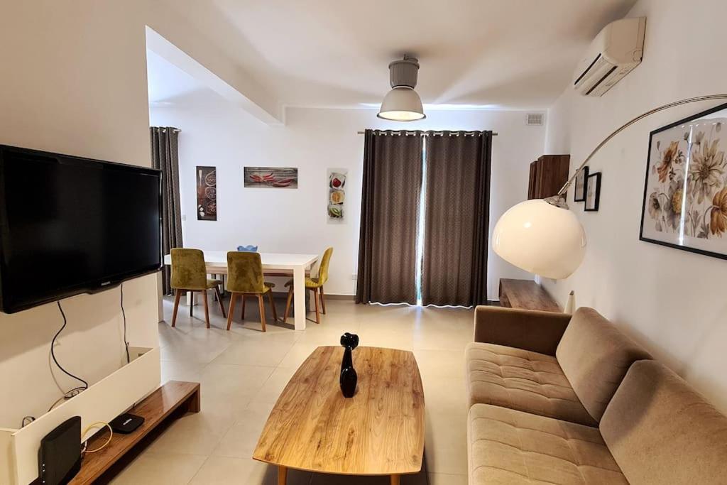 Cozy Inside.City & Beach Outside Apartment Sliema Exterior photo