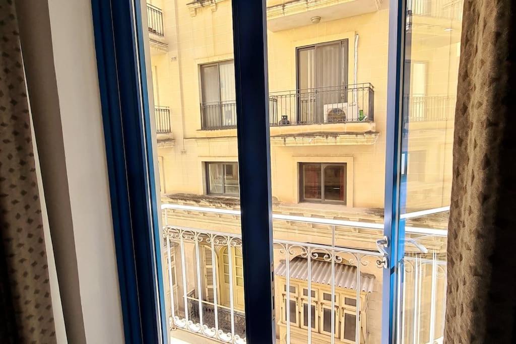 Cozy Inside.City & Beach Outside Apartment Sliema Exterior photo