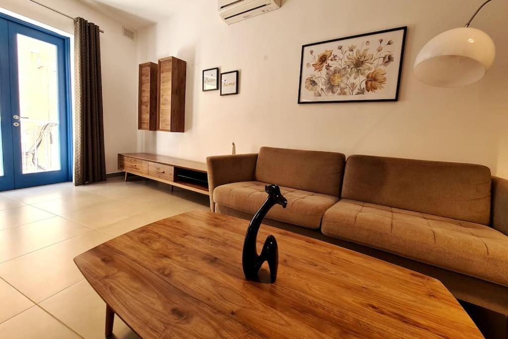 Cozy Inside.City & Beach Outside Apartment Sliema Exterior photo