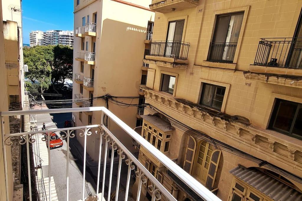 Cozy Inside.City & Beach Outside Apartment Sliema Exterior photo